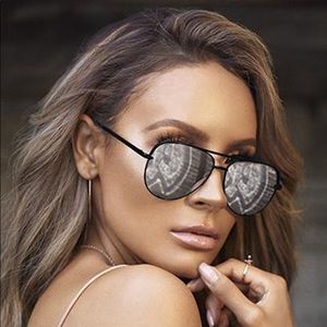 ✨QUAY HIGH KEY BLACK MIRRORED ✨